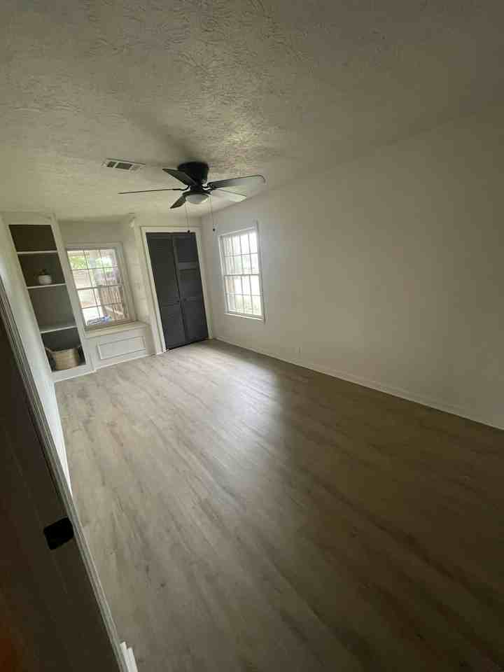 1910 Kittrell Dr - Photo 2 of 19