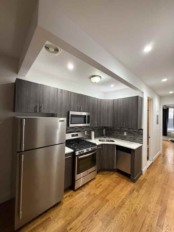 308 Troutman St #2L