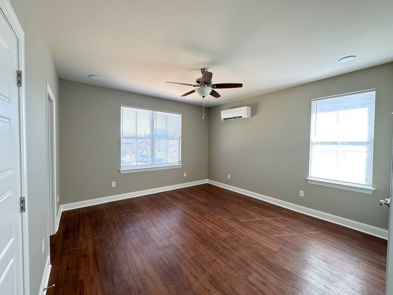 5404 Clemons Rd - Photo 4 of 15