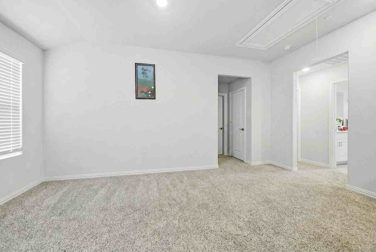 224 Monarch Way - Photo 6 of 20