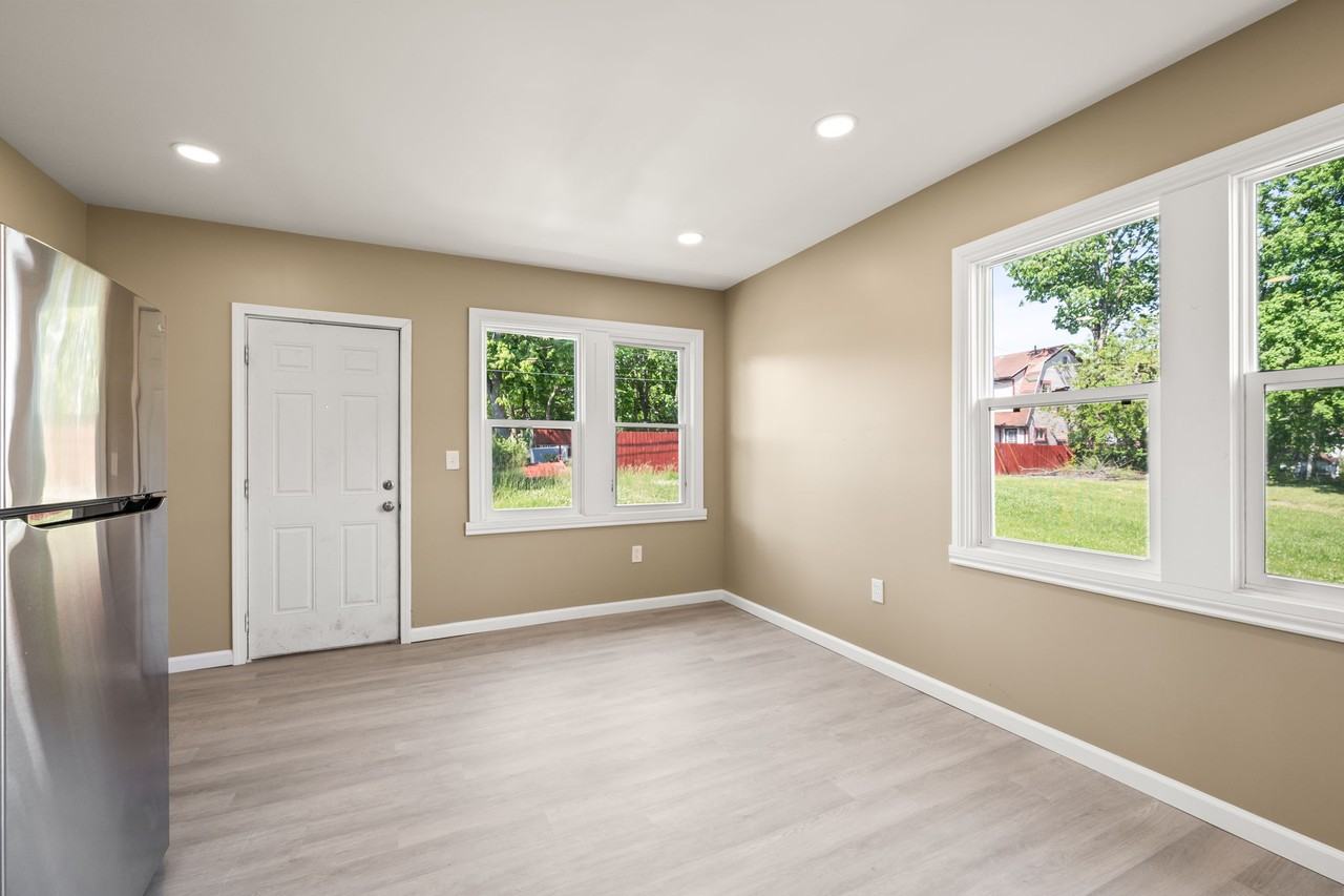 1117 Superior Ave #1117 - Photo 5 of 30