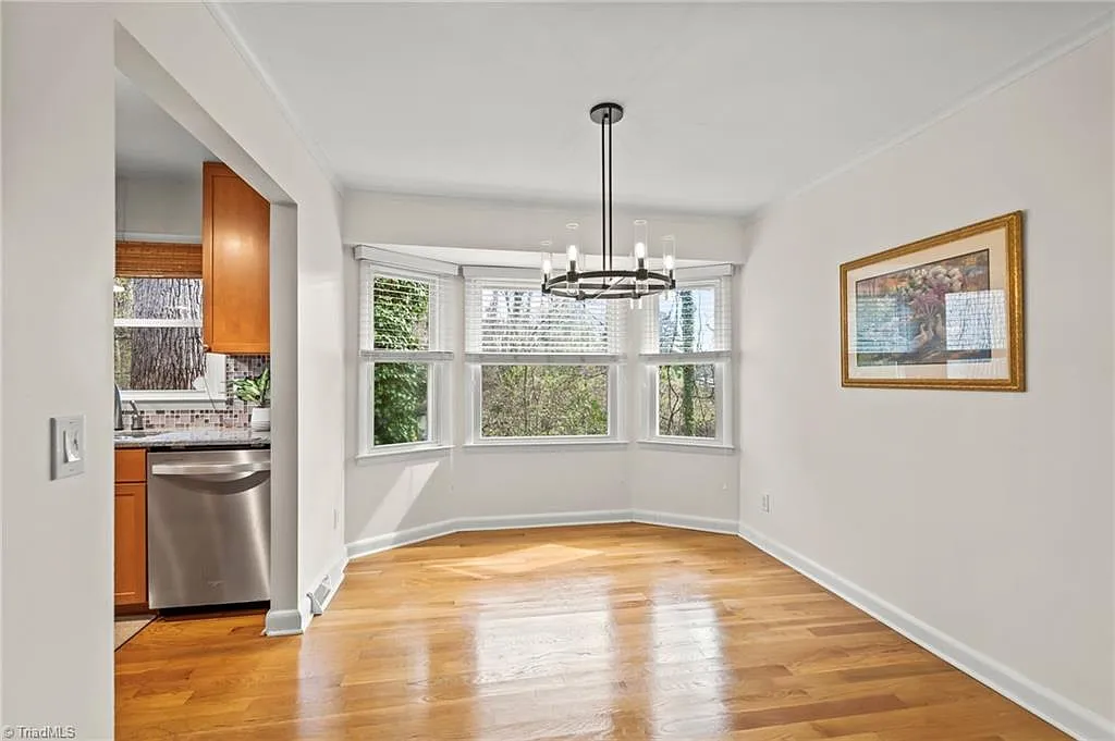 1629 Ardsley St - Photo 7 of 35