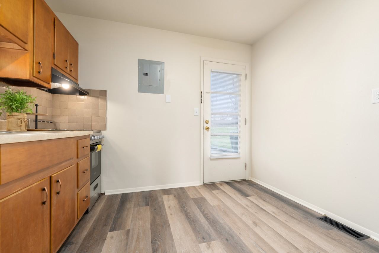 1921 Sw E St #1921 - Photo 6 of 14