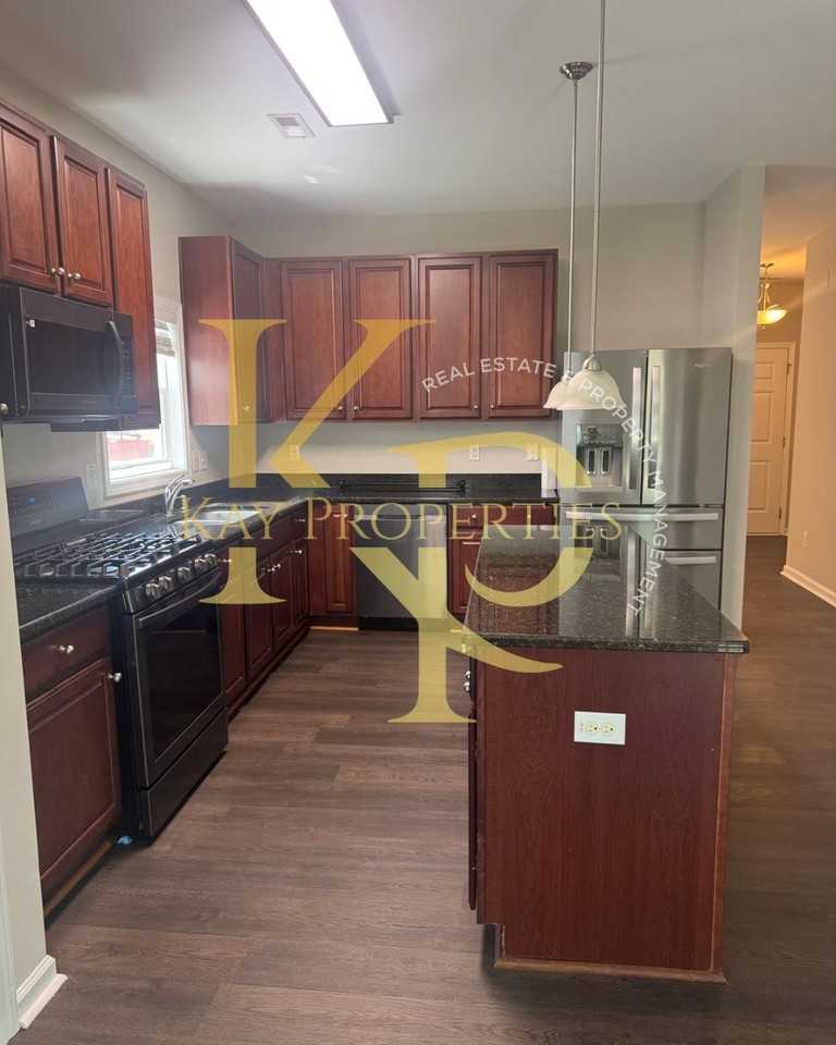 5904 Sandpiper Farm Ln - Photo 3 of 36