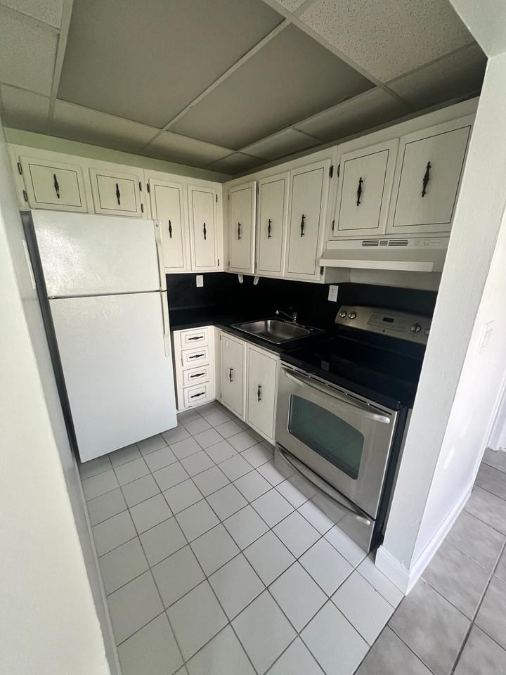 6601 Sw 46th St #106 - Photo 2 of 10
