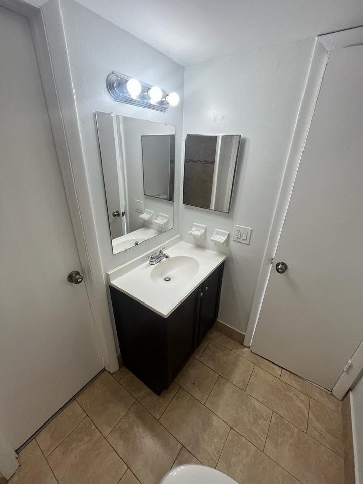 6601 Sw 46th St #106 - Photo 4 of 10