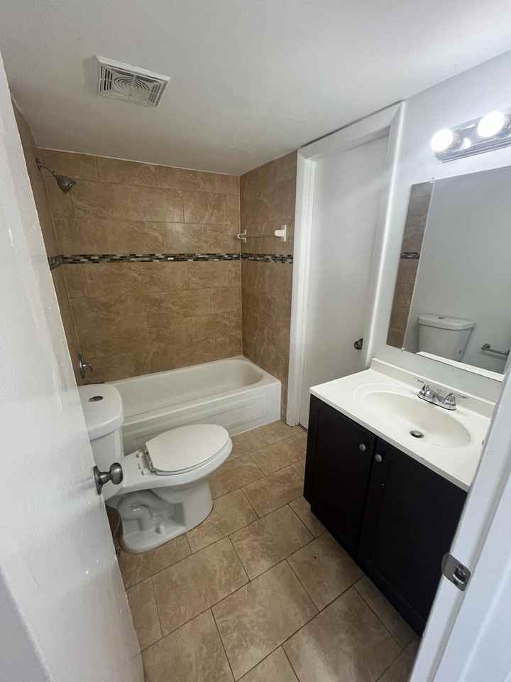 6601 Sw 46th St #106 - Photo 5 of 10