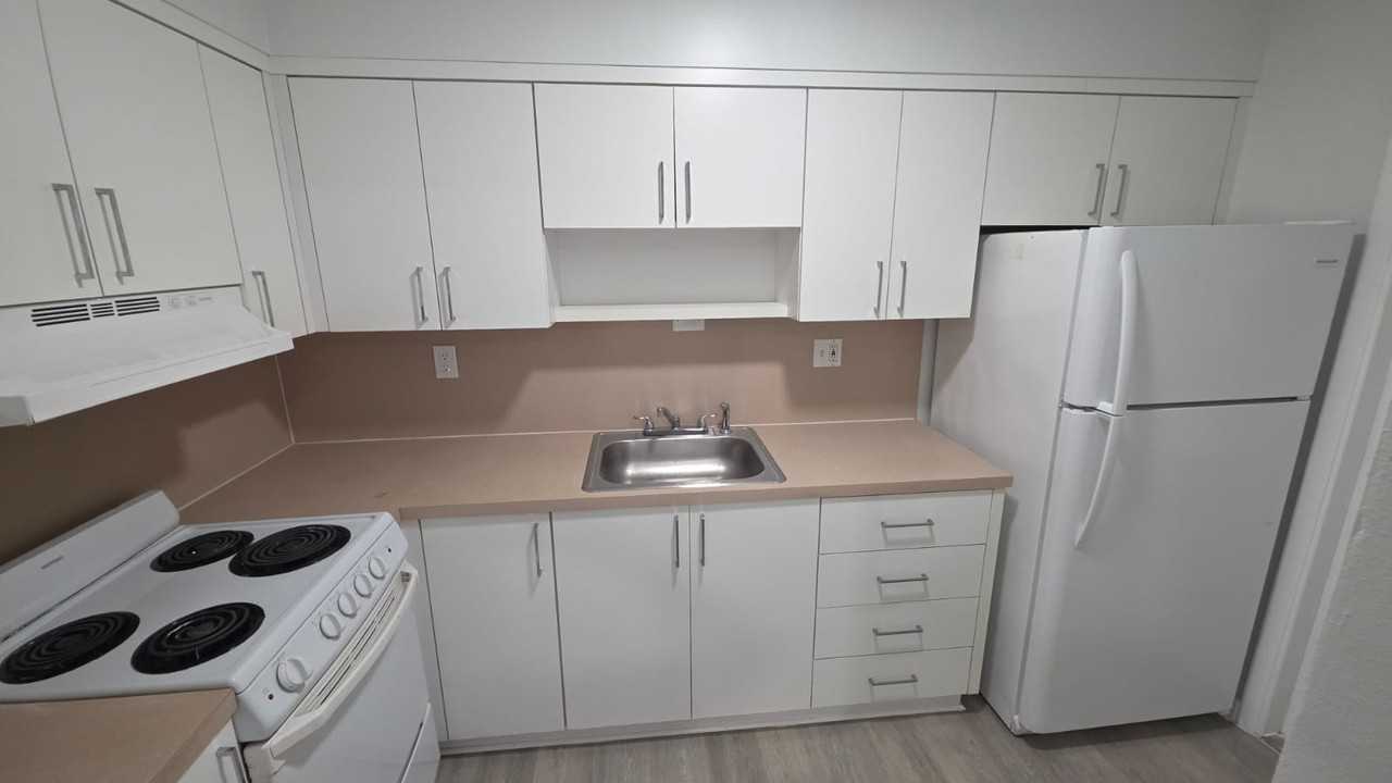 7624 Pembroke Rd #C - Photo 3 of 13