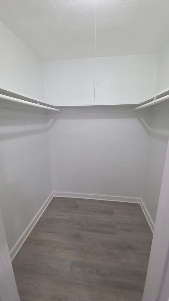 7624 Pembroke Rd #C - Photo 4 of 13