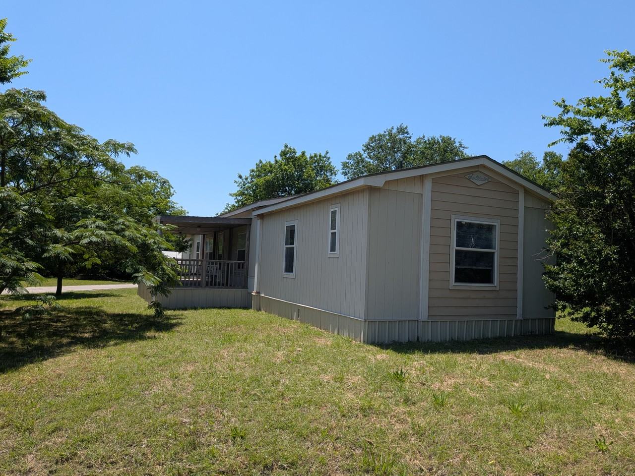 222 S 4th St - Photo 2 of 26