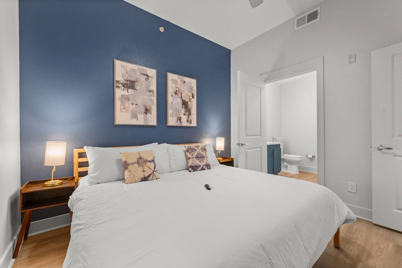 2901 Indiana Street - Photo 4 of 120