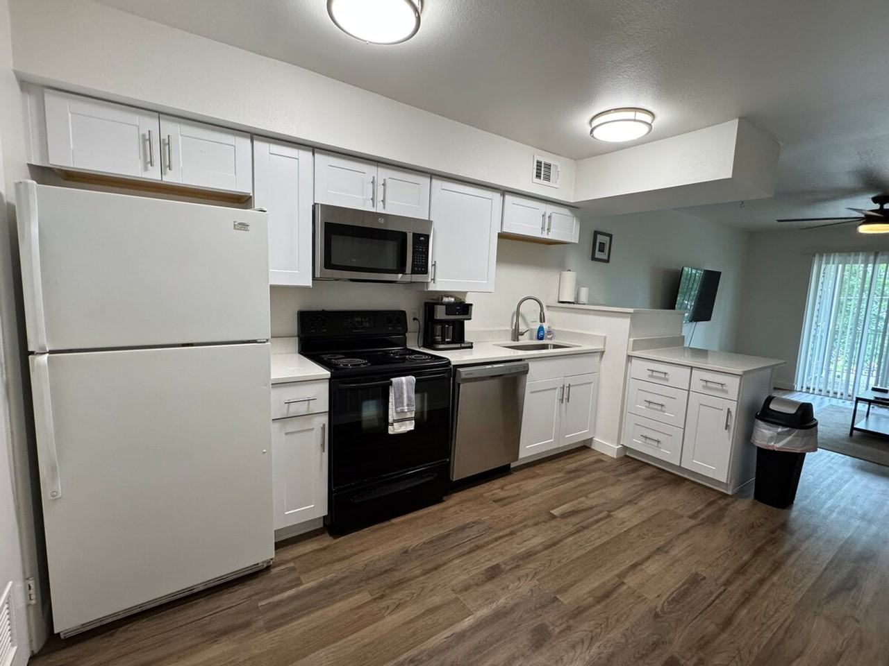 4015 W 7th St #1296517P - Photo 4 of 17