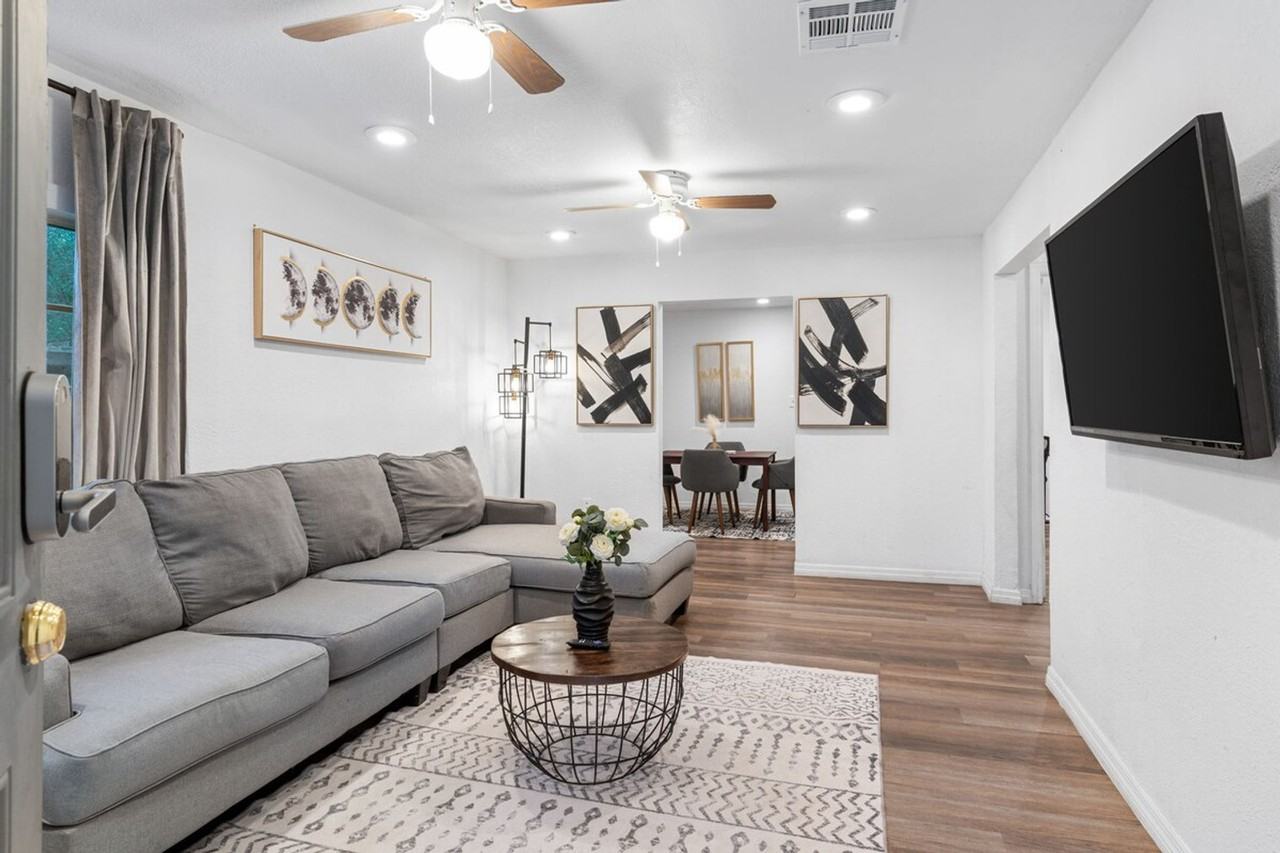 4805 N 37th St #1359639P - Photo 3 of 19