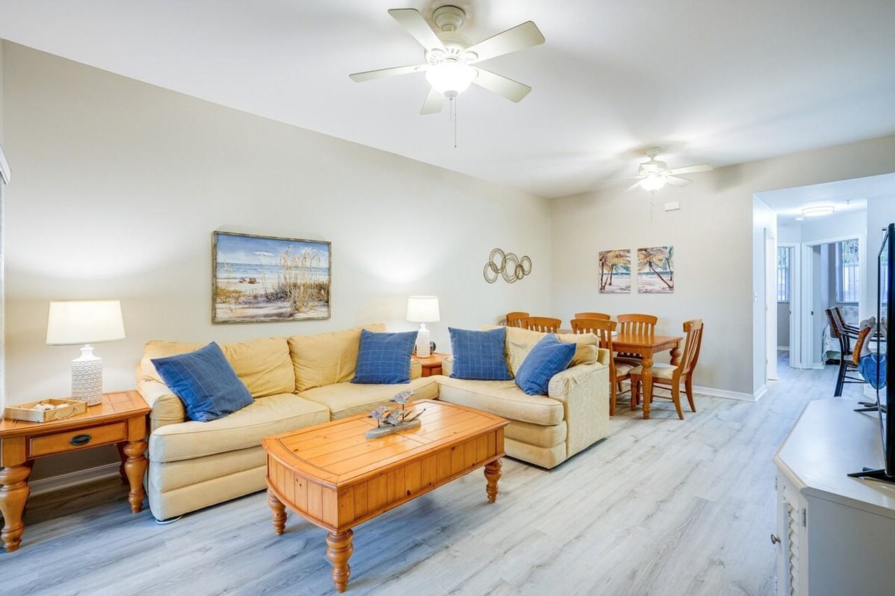 15430 Bellamar Cir #1385826P - Photo 5 of 40