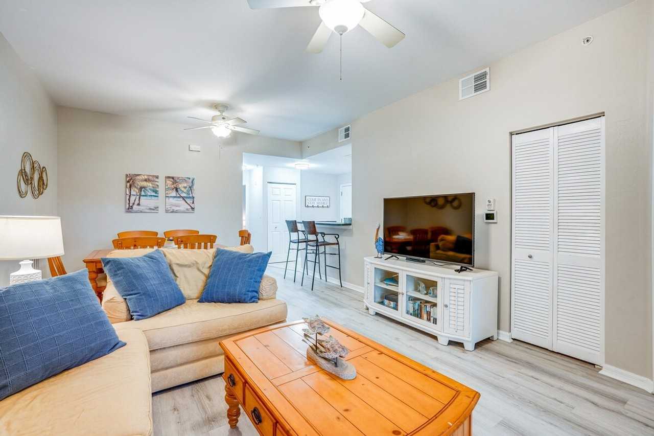 15430 Bellamar Cir #1385826P - Photo 7 of 40