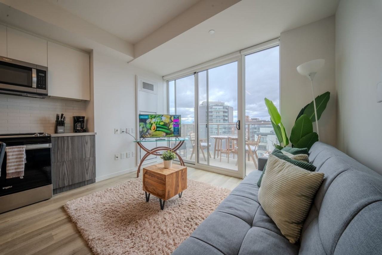 18 Hamilton Ave N #1506204P - Photo 2 of 16
