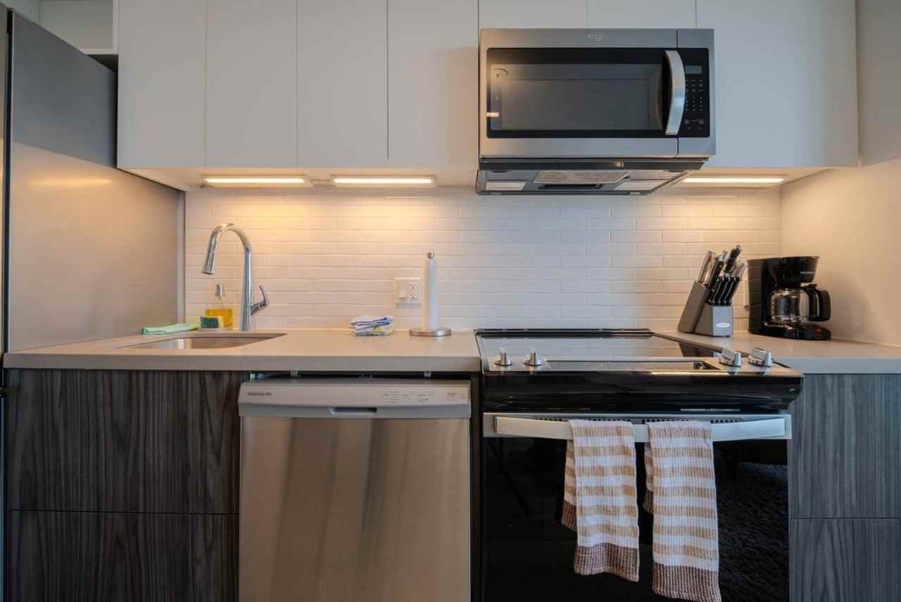 18 Hamilton Ave N #1506204P - Photo 7 of 16