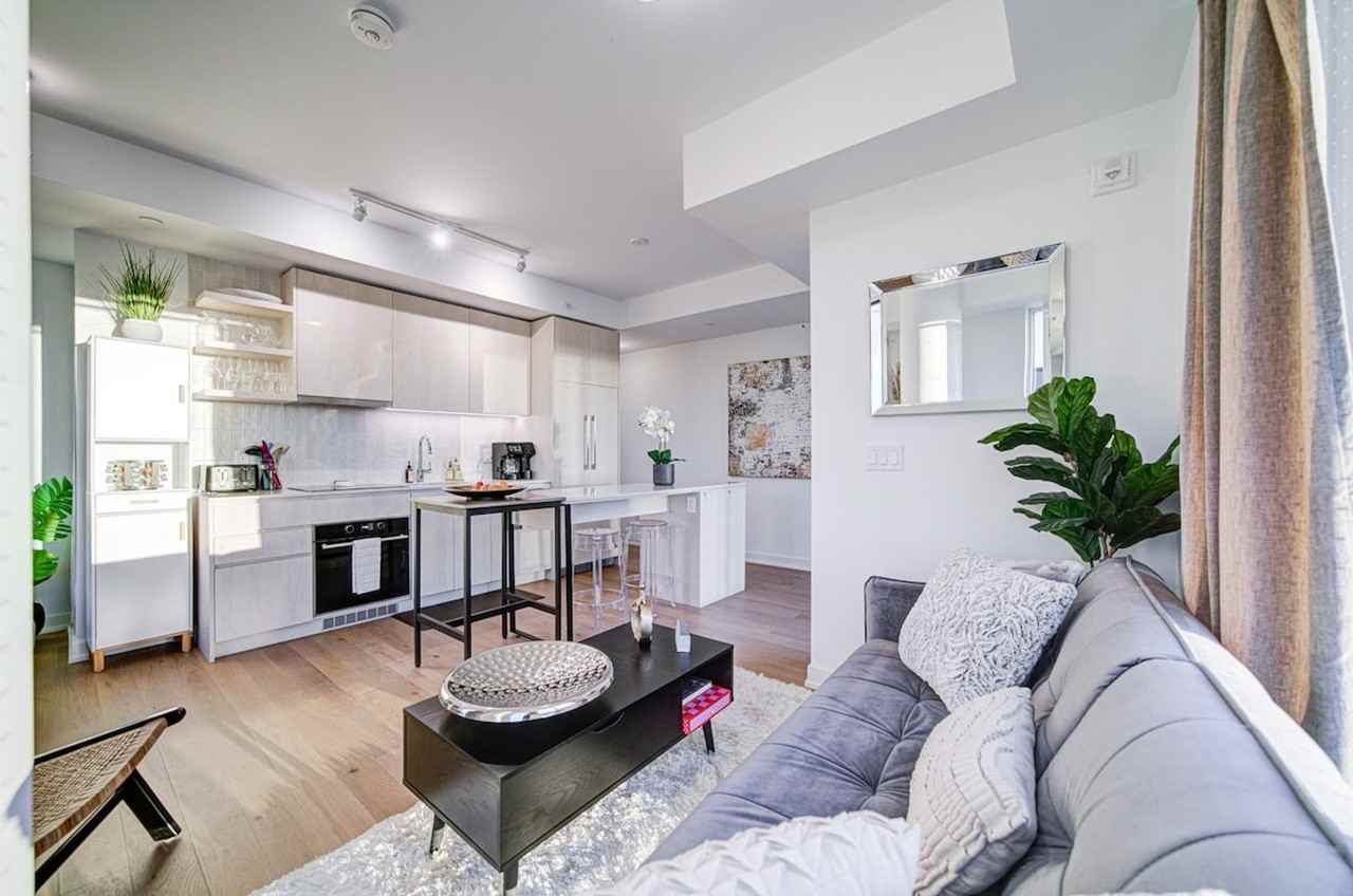 197 Blantyre Ave #1513079P - Photo 6 of 34