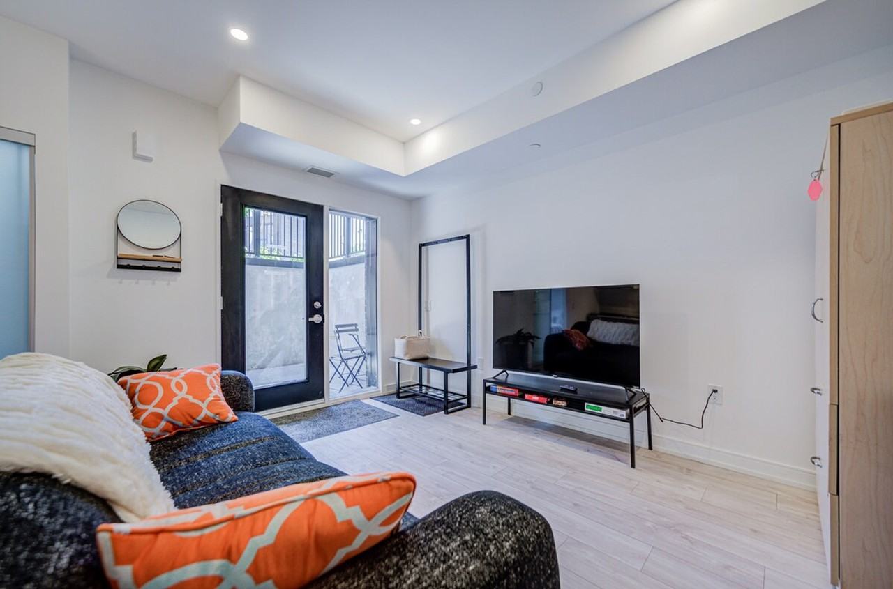 119 Queensbury Ave #1513085P - Photo 2 of 27