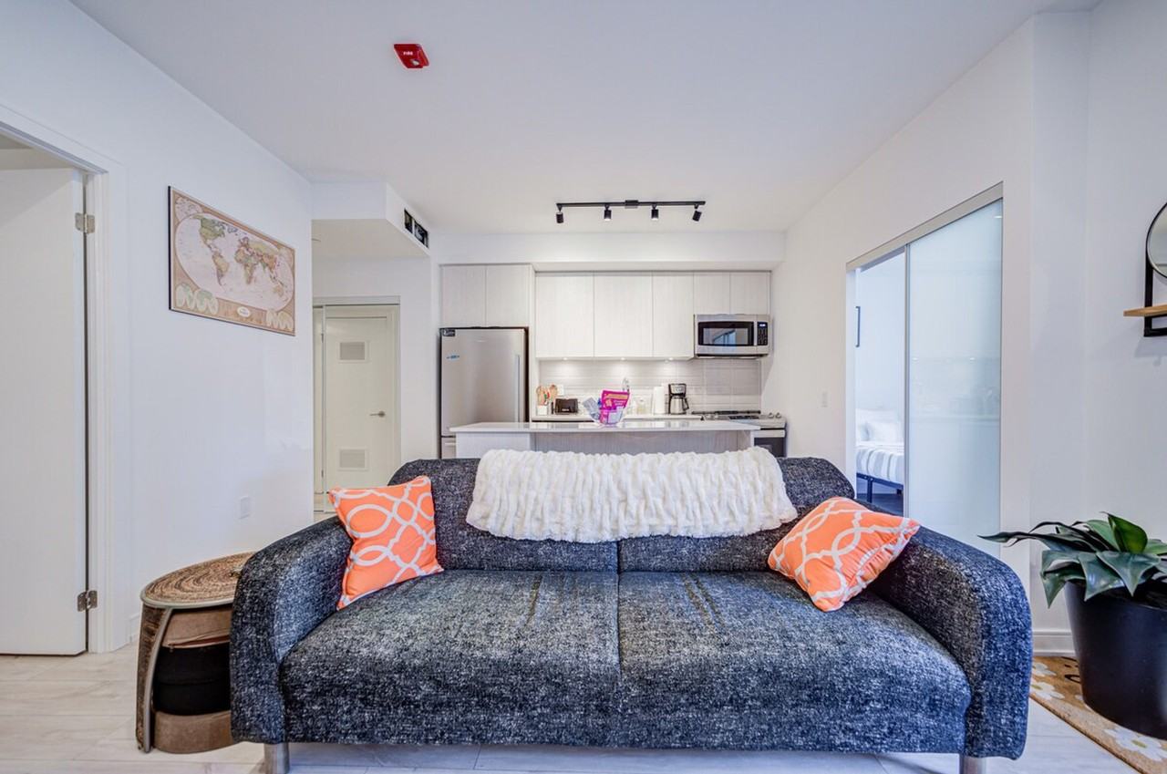 119 Queensbury Ave #1513085P - Photo 6 of 27