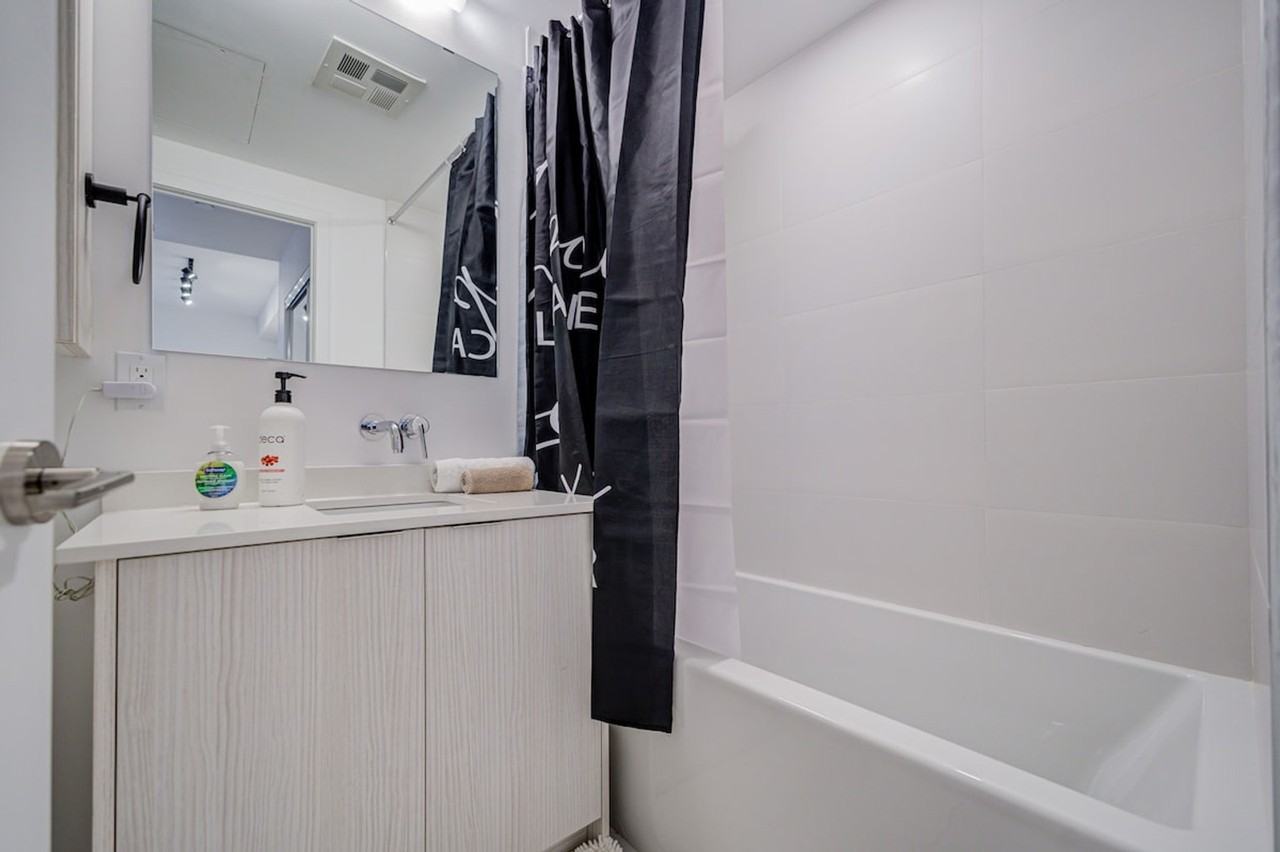 119 Queensbury Ave #1513085P - Photo 7 of 27