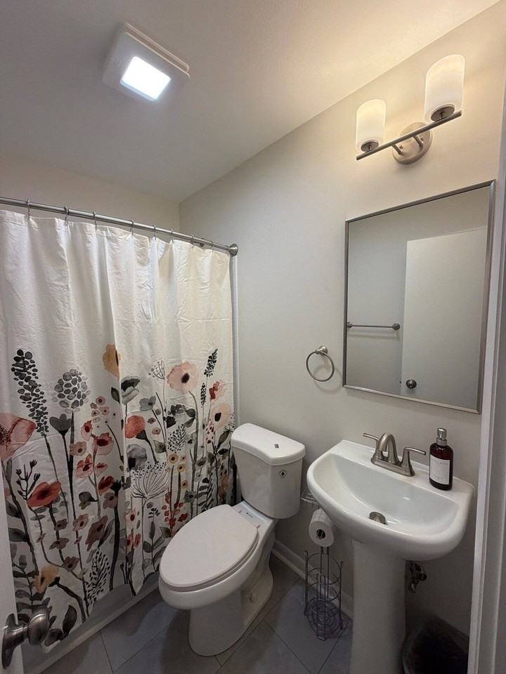 2310 Western Ave #1522267P - Photo 4 of 8