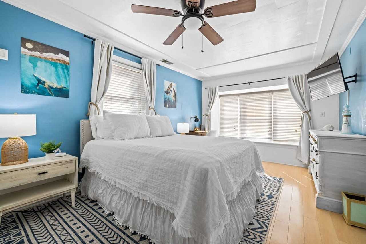 1120 W Ocean View Ave #1533632P - Photo 5 of 28