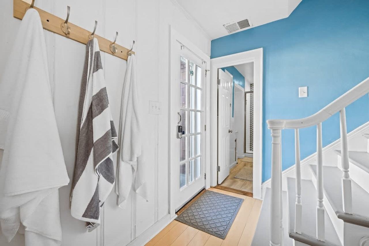 1120 W Ocean View Ave #1533632P - Photo 4 of 36