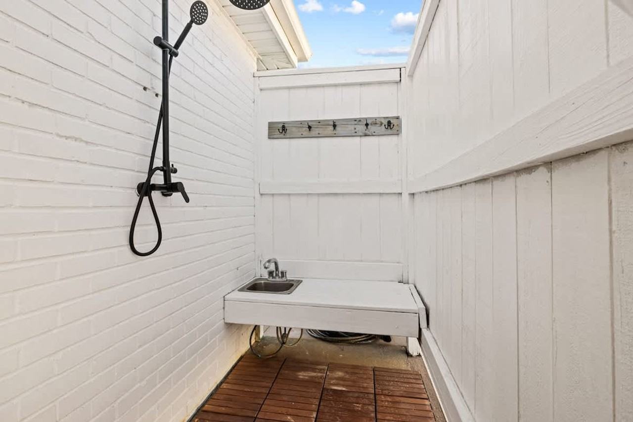 1120 W Ocean View Ave #1533632P - Photo 7 of 36