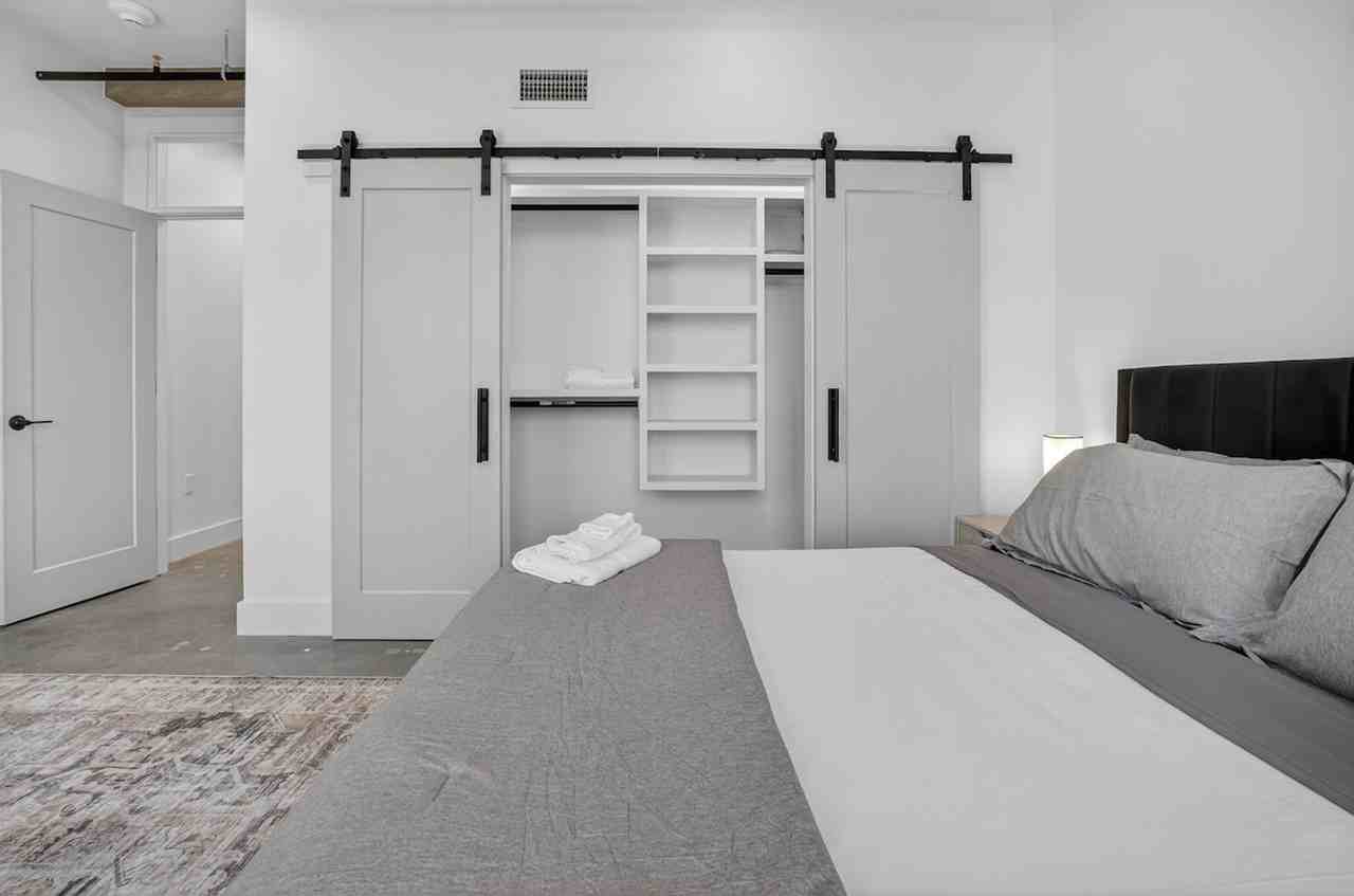 25 W 5th St #1322464P - Photo 6 of 14