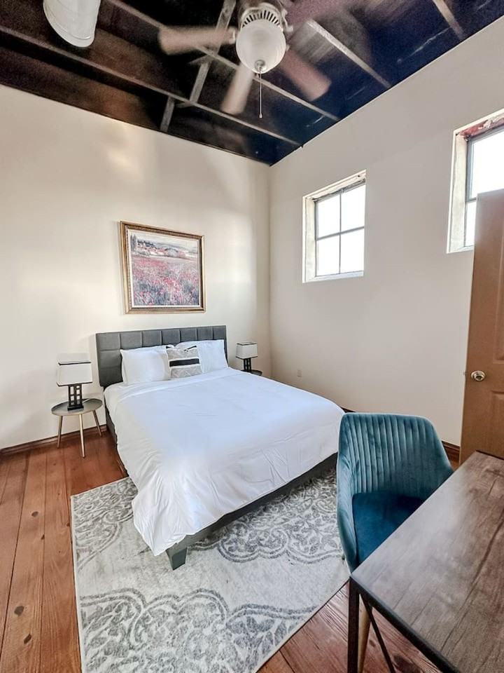 521 N Jefferson Ave #1534844P - Photo 3 of 20