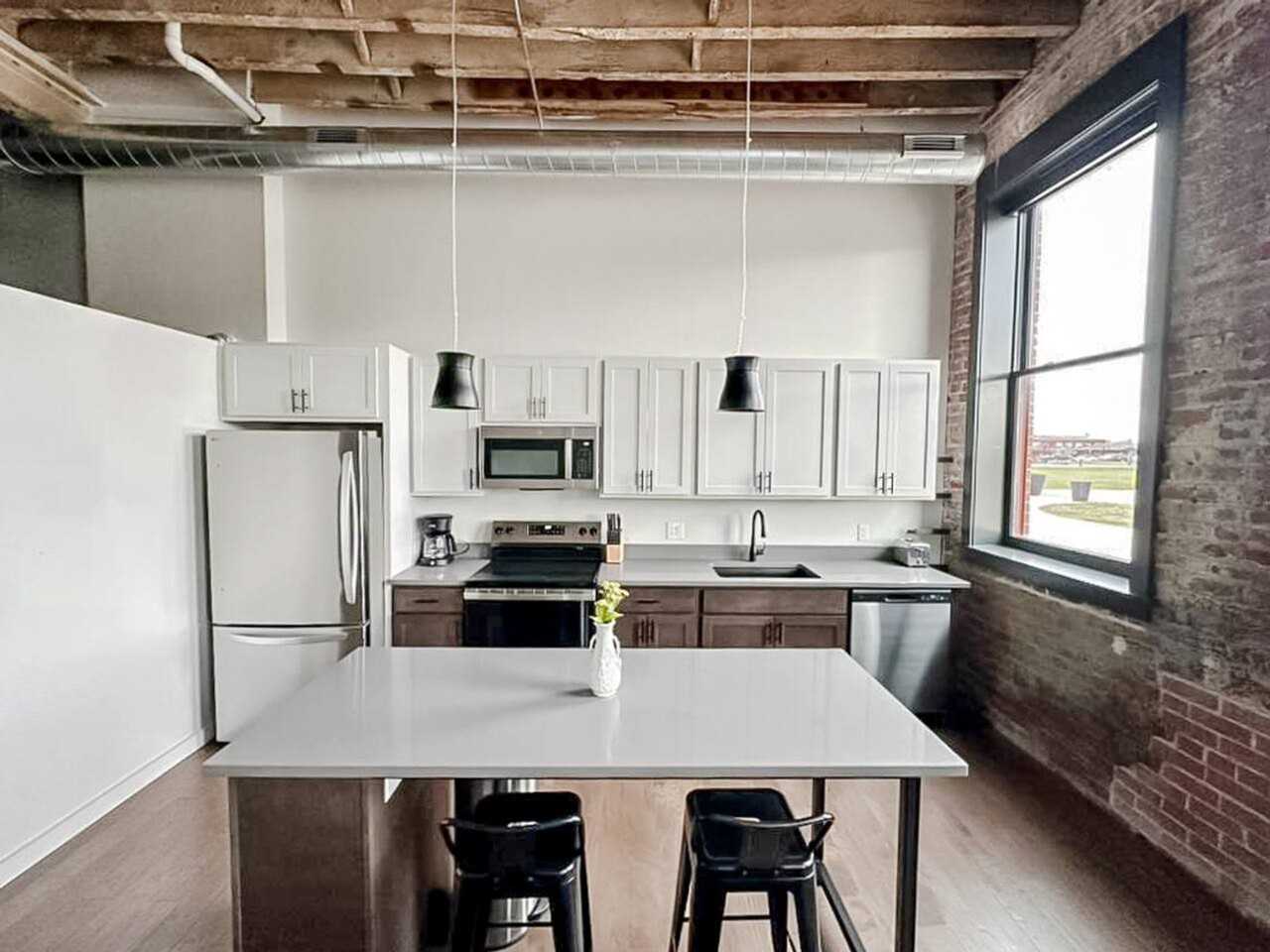 403 W 4th St N #1534860P - Photo 5 of 19