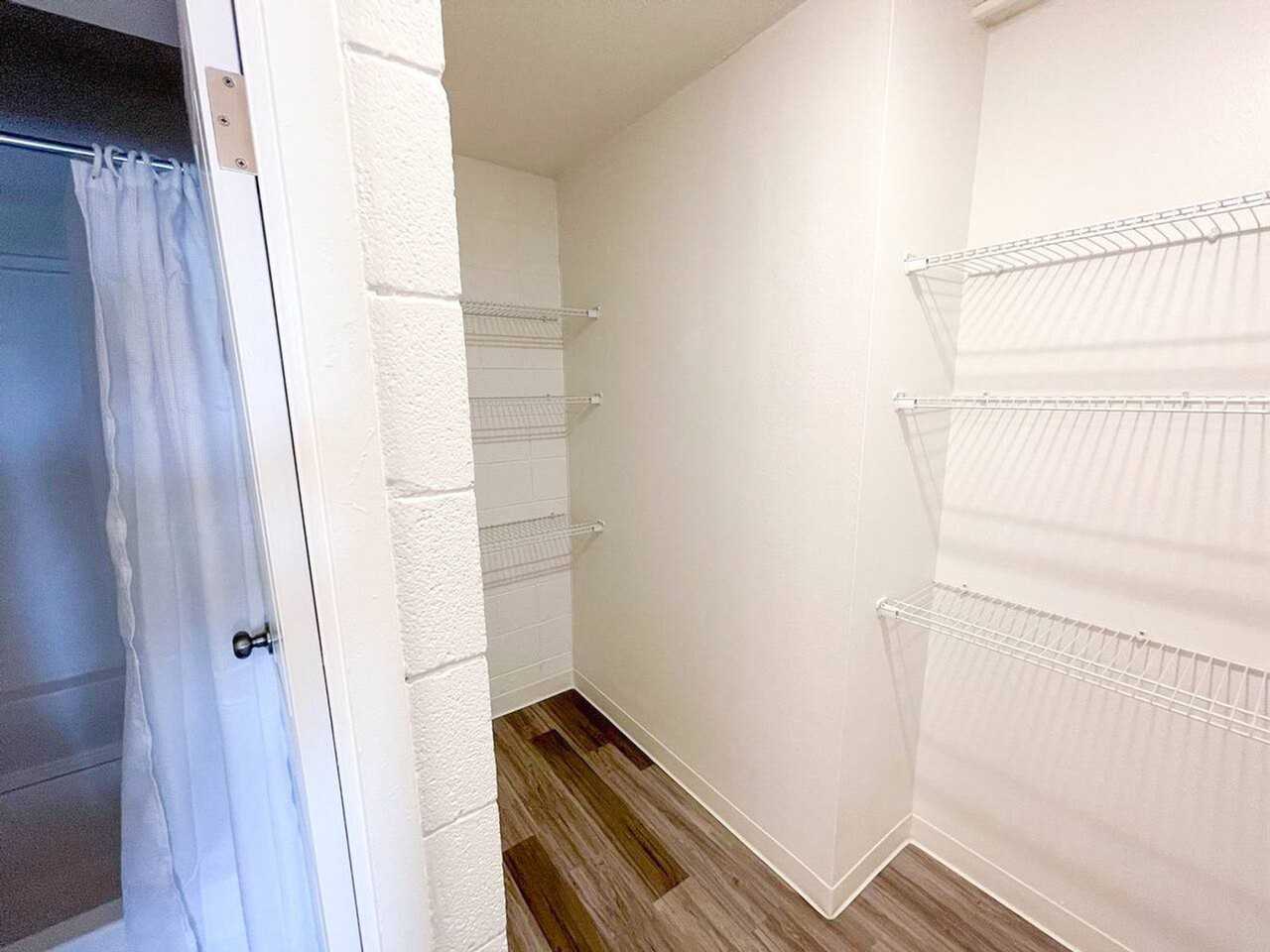 318 E Mcmillan St #1534911P - Photo 5 of 22