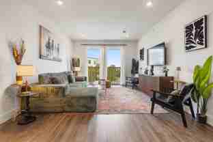 7522 1/2 W Slaughter Ln - Photo 1 of 1