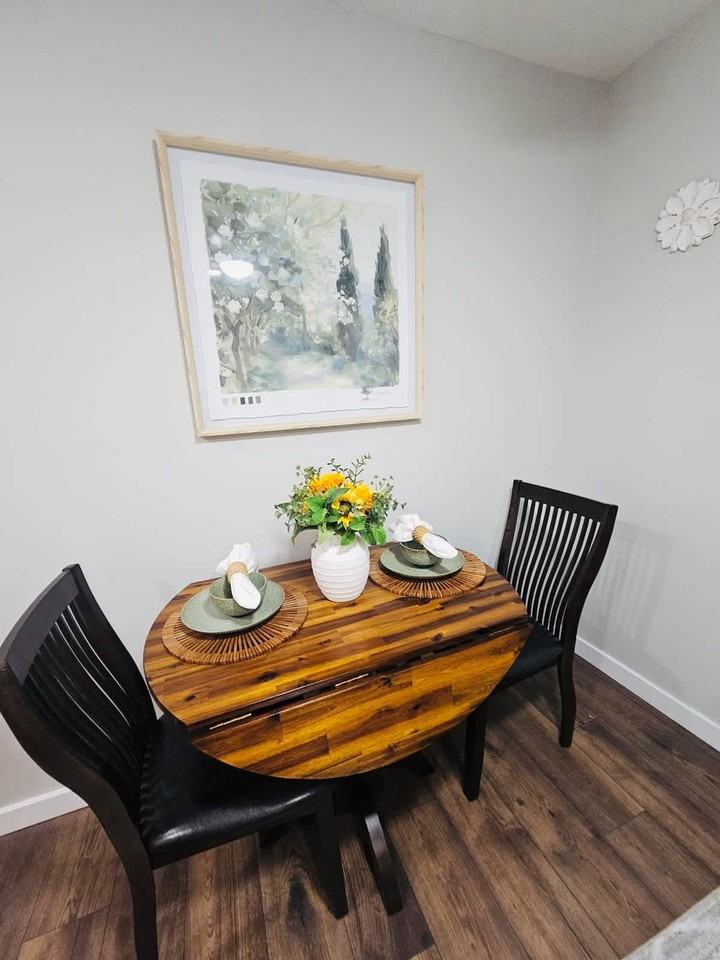 1214 Saxon Ave #1534818P - Photo 5 of 19