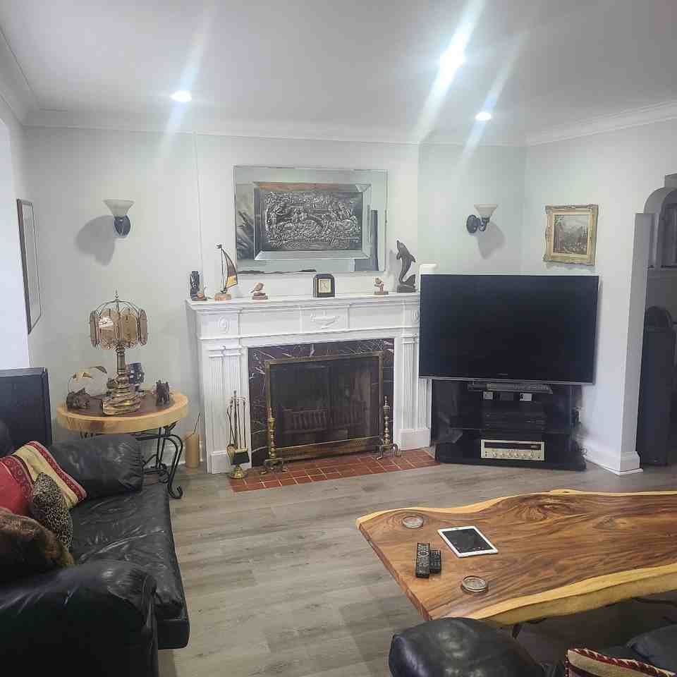 1258 Kingston Road - Photo 2 of 19