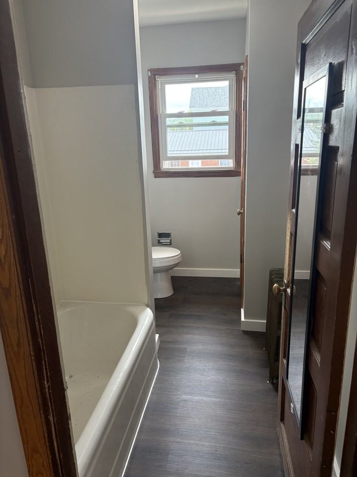 538 Alexander Ave #2 - Photo 4 of 10