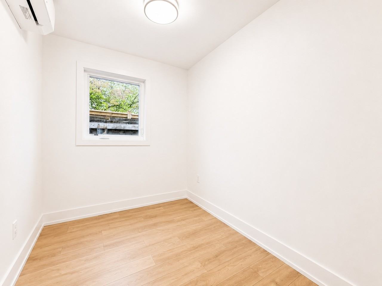 17 Belgravia Avenue #4 - Photo 6 of 8