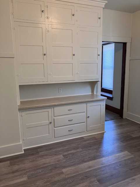 617 East Republic Street - Photo 7 of 18