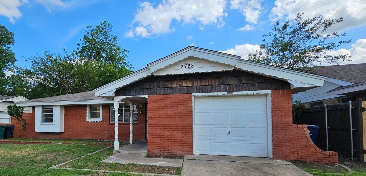 2728 Sw 65th St - Photo 2 of 16