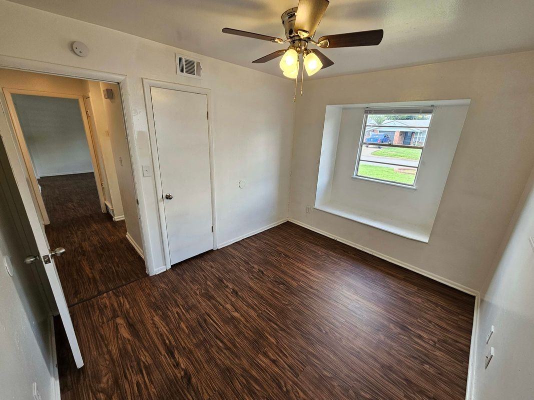 2728 Sw 65th St - Photo 3 of 16
