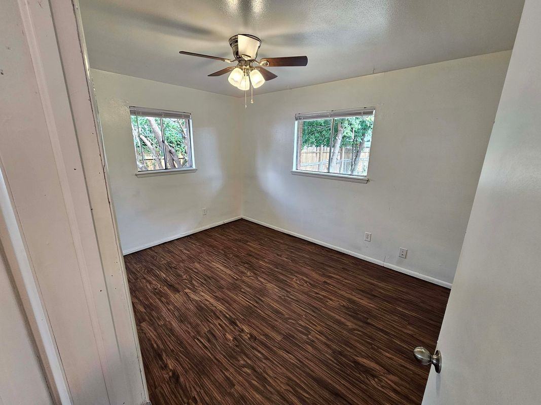 2728 Sw 65th St - Photo 4 of 16