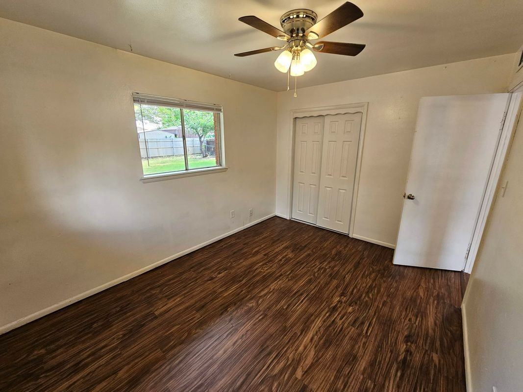 2728 Sw 65th St - Photo 5 of 16