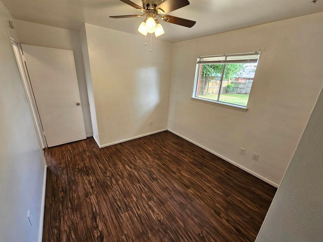 2728 Sw 65th St - Photo 6 of 16