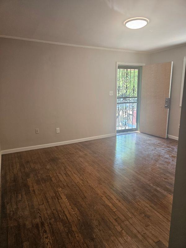 245 Stafford St Nw - Photo 3 of 8