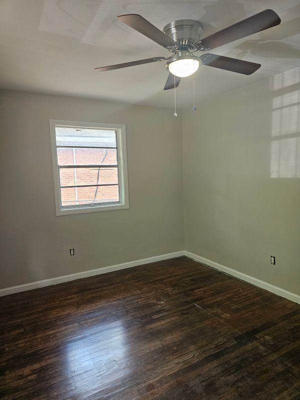 245 Stafford St Nw - Photo 6 of 8