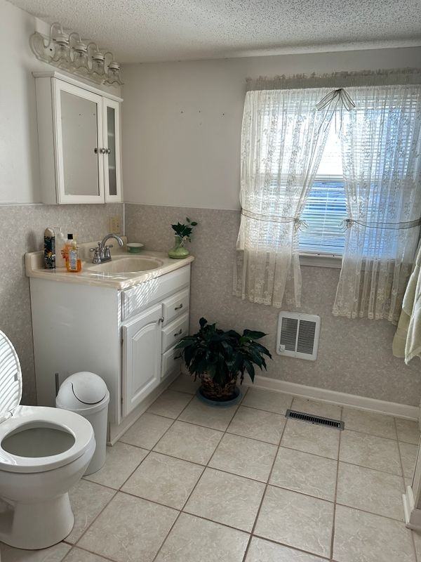520 Tabor Rd - Photo 2 of 5