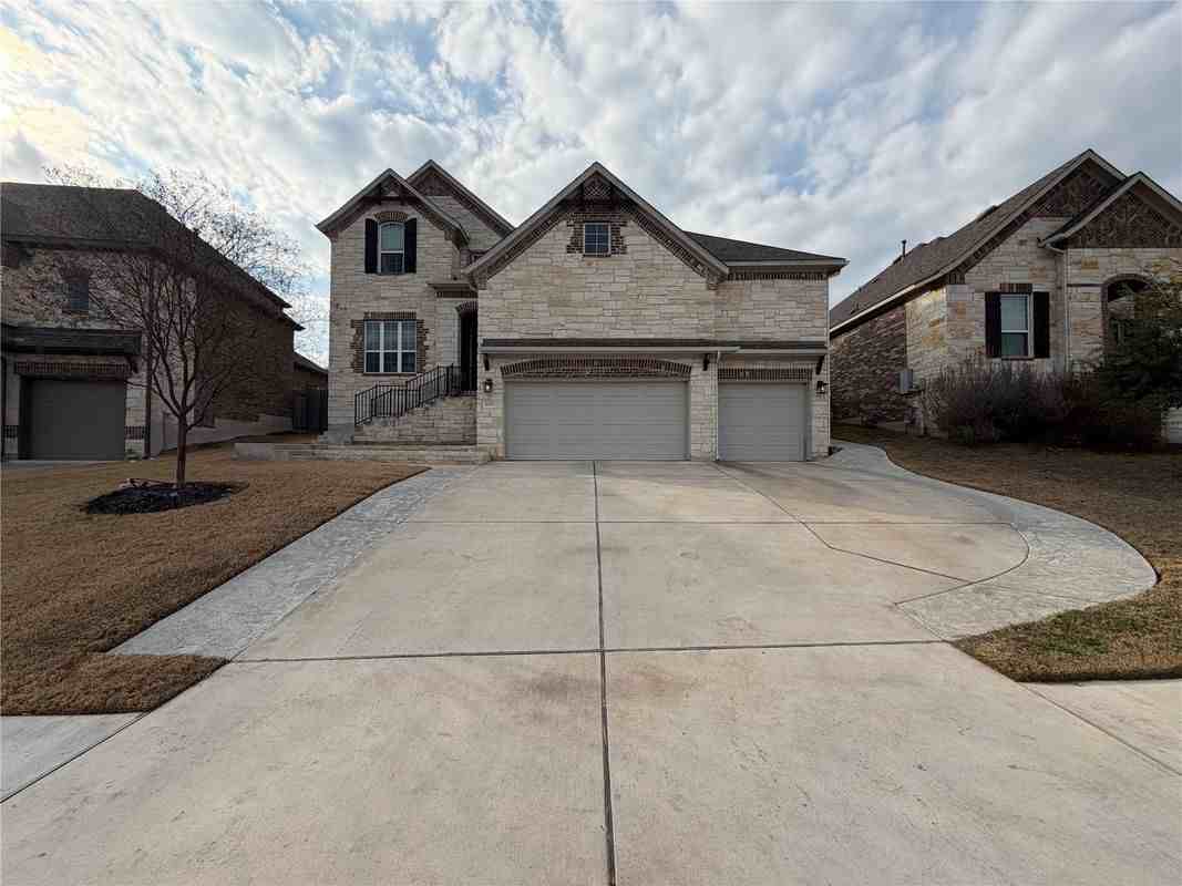 8709 Moccasin Path - Photo 2 of 3