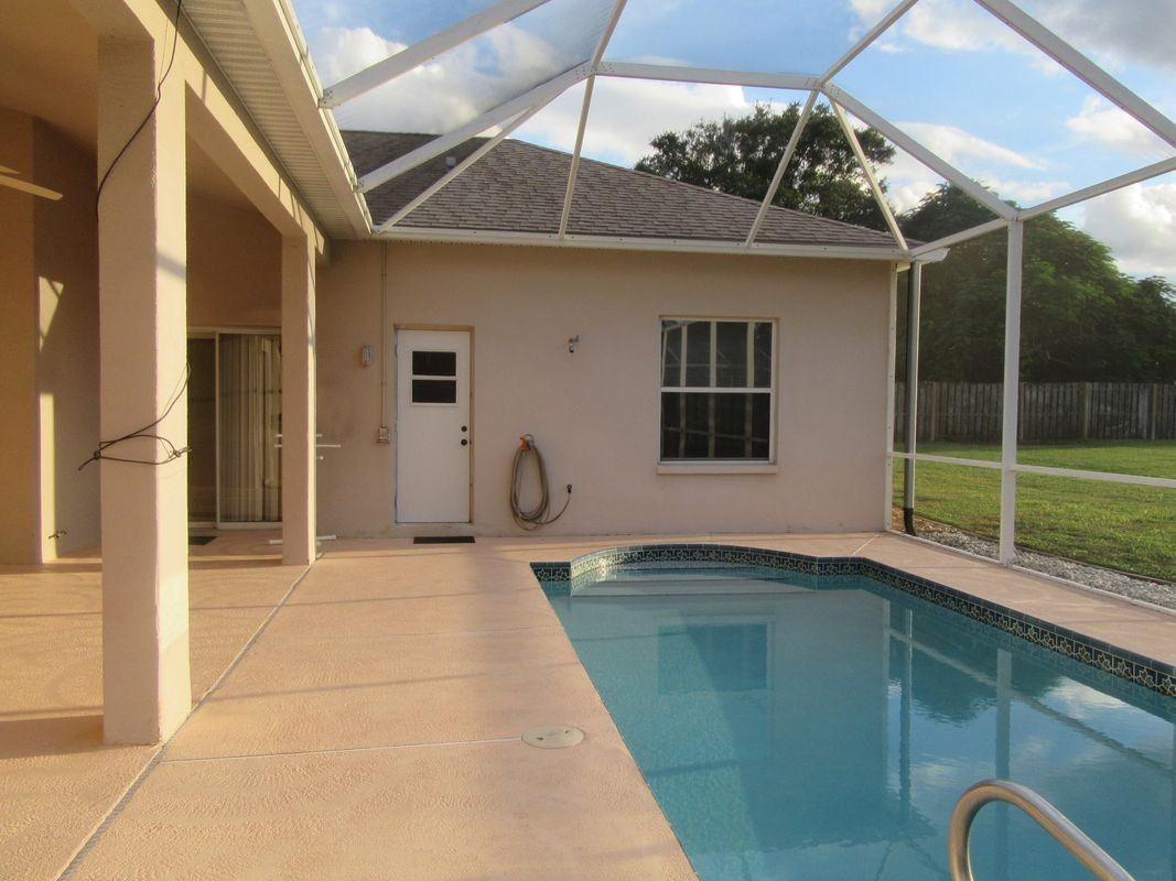 1804 Abbeyridge Dr - Photo 2 of 5