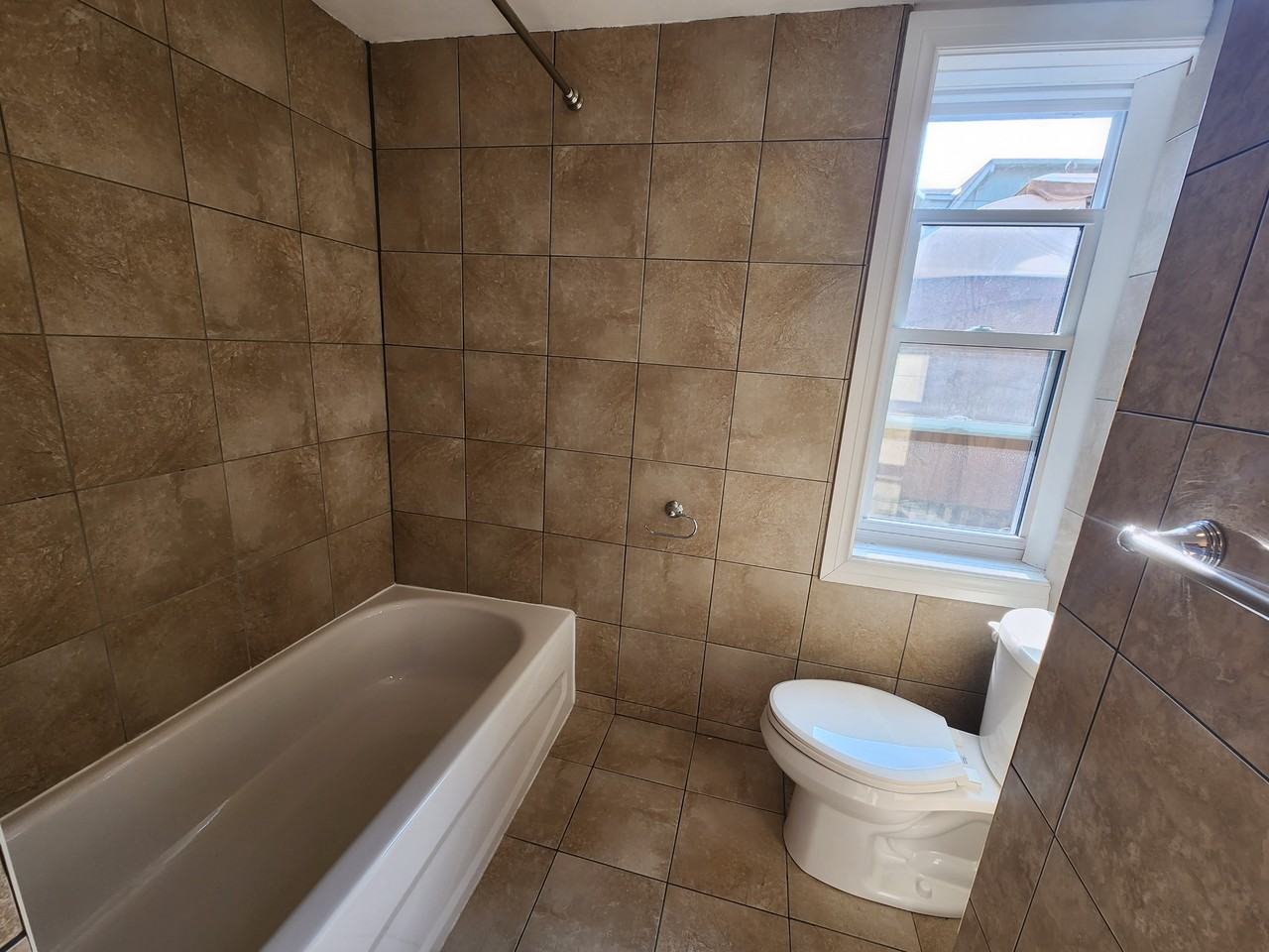 173 Florence - Photo 3 of 13